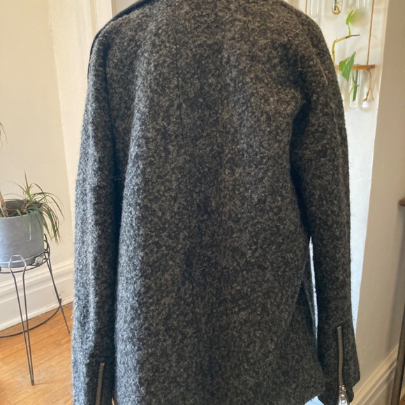 Drapey wool blend jacket with faux leather trim - Picture 2 of 8